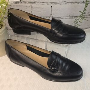 UNISA BLACK LEATHER LOAFERS ROUND TOE FLATS BUTTON STRAP DETAIL WOMENS 8.5